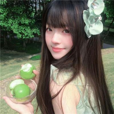 绿茵春色